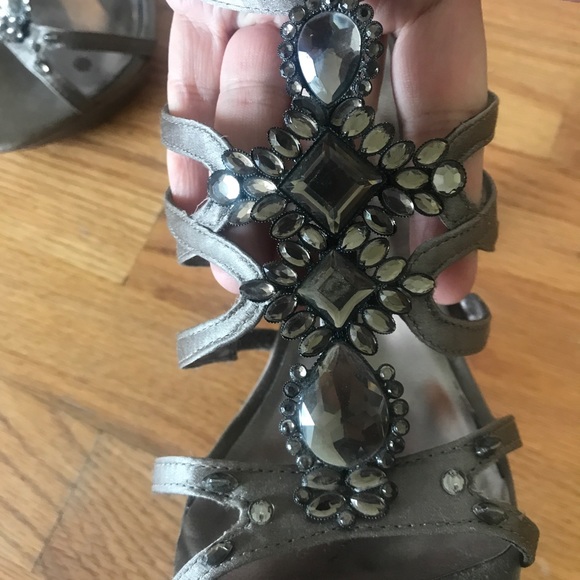 BCBG Maxazria Dress Heels - Picture 3 of 6